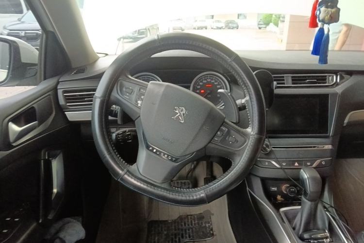Used Peugeot 408 2014 1.6T Automatic Supreme Edition Steering Wheel