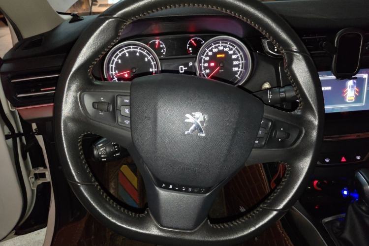 Used Peugeot 408 2014 1.8L Automatic Luxury Edition Steering Wheel