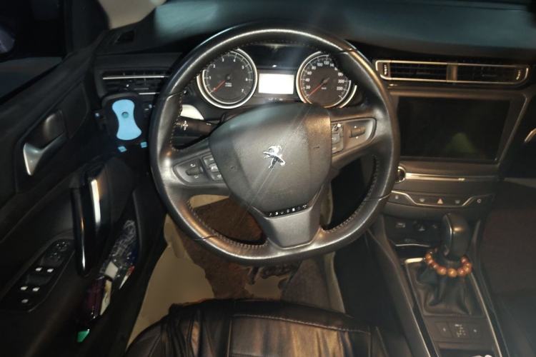 Used Peugeot 408 2014 1.8L Automatic Luxury Edition Steering Wheel