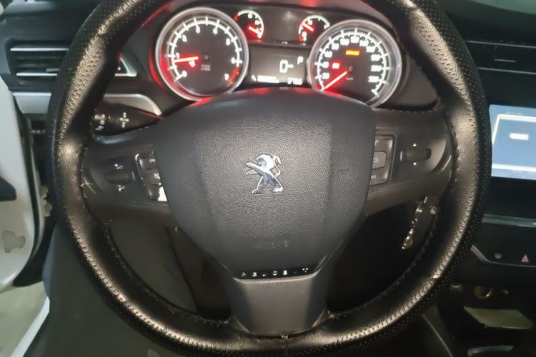 Used Peugeot 408 2014 1.8L Automatic Luxury Edition Steering Wheel