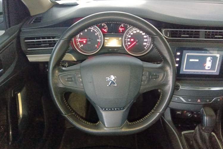Used Peugeot 408 2014 1.8L Automatic Luxury Edition Steering Wheel