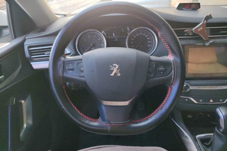 Used Peugeot 408 2014 1.8L Automatic Luxury Edition Steering Wheel
