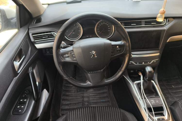 Used Peugeot 408 2014 1.8L Automatic Luxury Edition Steering Wheel