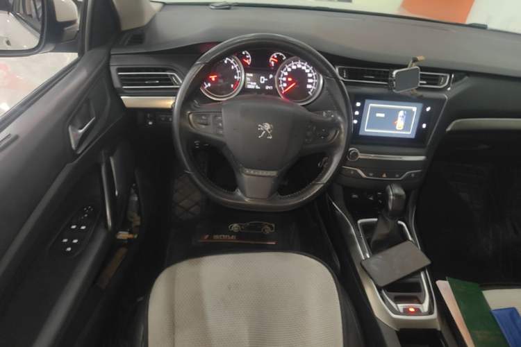 Used Peugeot 408 2014 1.8L Automatic Luxury Edition Steering Wheel