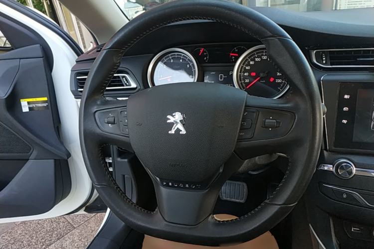 Used Peugeot 408 2014 1.8L Automatic Luxury Edition Steering Wheel