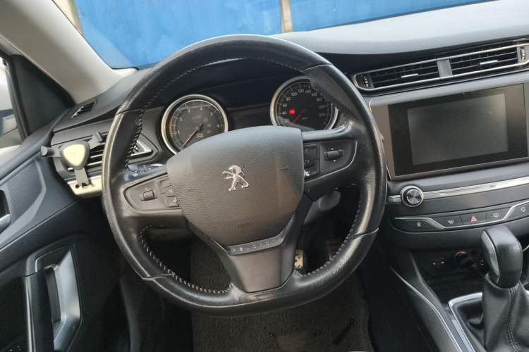 Used Peugeot 408 2014 1.8L Automatic Luxury Edition Steering Wheel