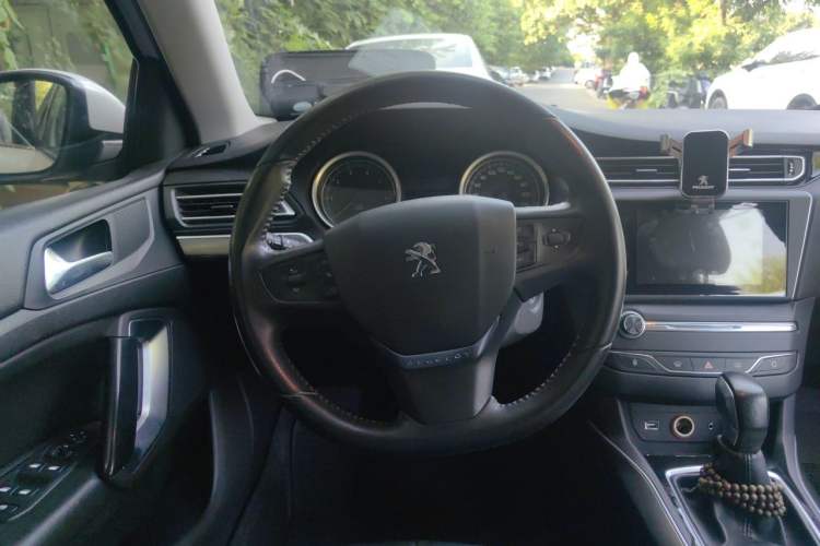 Used Peugeot 408 2014 1.8L Automatic Luxury Edition Steering Wheel