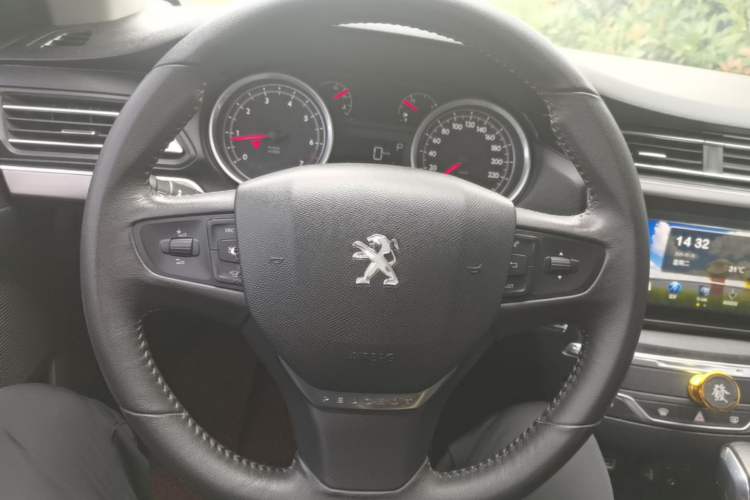 Used Peugeot 408 2014 1.8L Automatic Luxury Edition Steering Wheel