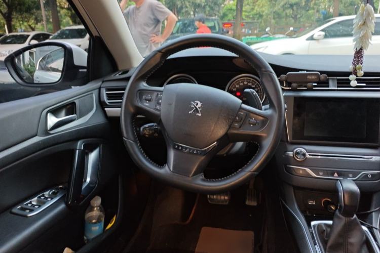Used Peugeot 408 2014 1.6T Automatic Supreme Edition Steering Wheel