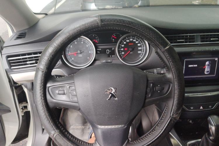 Used Peugeot 408 2014 1.8L Automatic Luxury Edition Steering Wheel