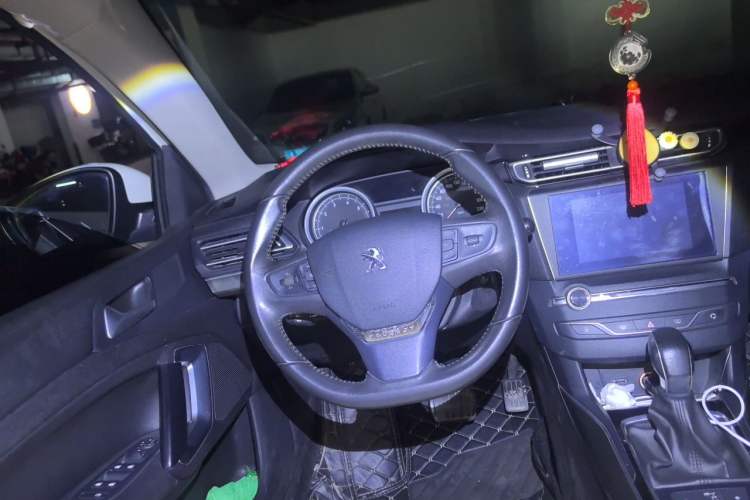 Used Peugeot 408 2014 1.8L Automatic Luxury Edition Steering Wheel
