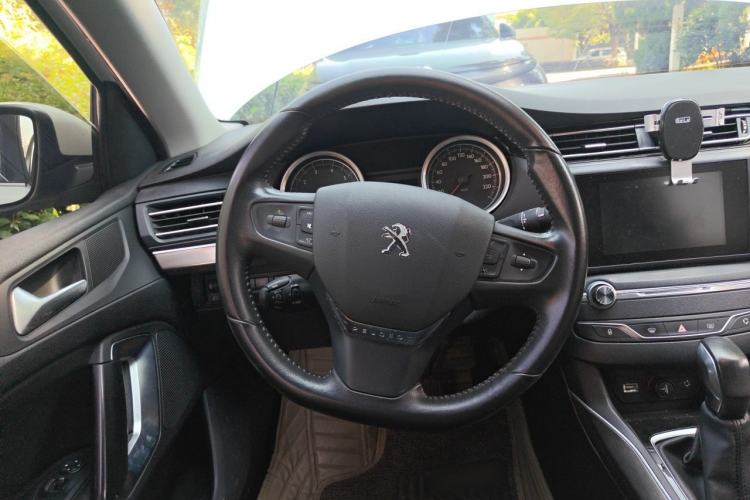 Used Peugeot 408 2014 1.8L Automatic Luxury Edition Steering Wheel