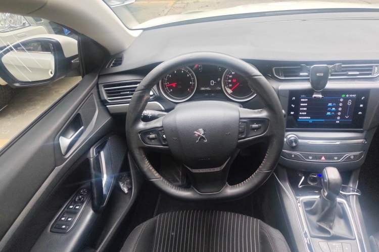Used Peugeot 408 2014 1.8L Automatic Luxury Edition Steering Wheel