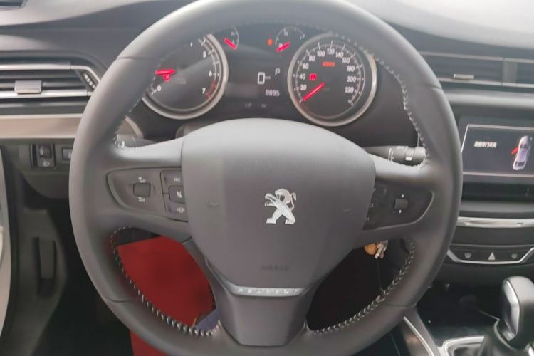 Used Peugeot 408 2014 1.8L Automatic Luxury Edition Steering Wheel
