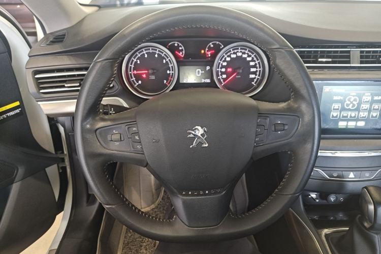 Used Peugeot 408 2014 1.8L Automatic Luxury Edition Steering Wheel