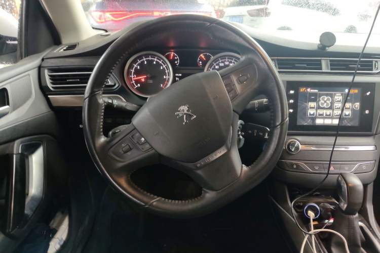 Used Peugeot 408 2014 1.8L Automatic Luxury Edition Steering Wheel