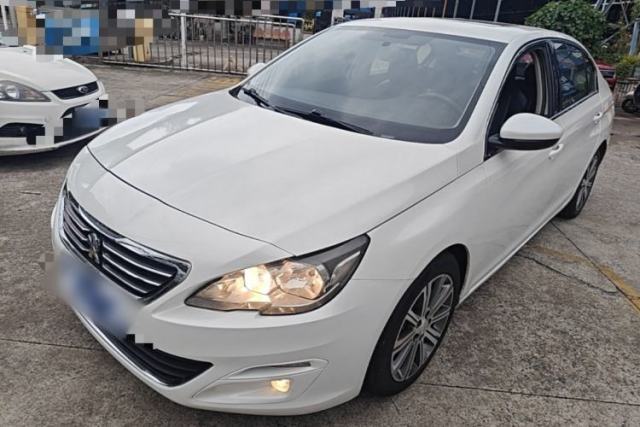 Ojetý Peugeot 408 2014 1.8L Automatic Luxury Edition