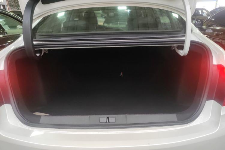 Used Peugeot 408 2014 1.8L Automatic Luxury Edition Trunk