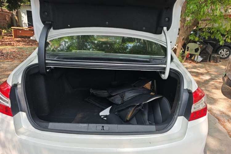 Used Peugeot 408 2014 1.8L Automatic Leading Edition Trunk