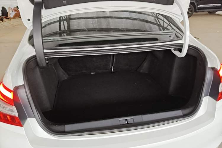 Used Peugeot 408 2014 1.8L Automatic Luxury Edition Trunk