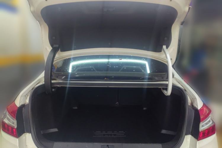 Used Peugeot 408 2014 1.8L Automatic Luxury Edition Trunk