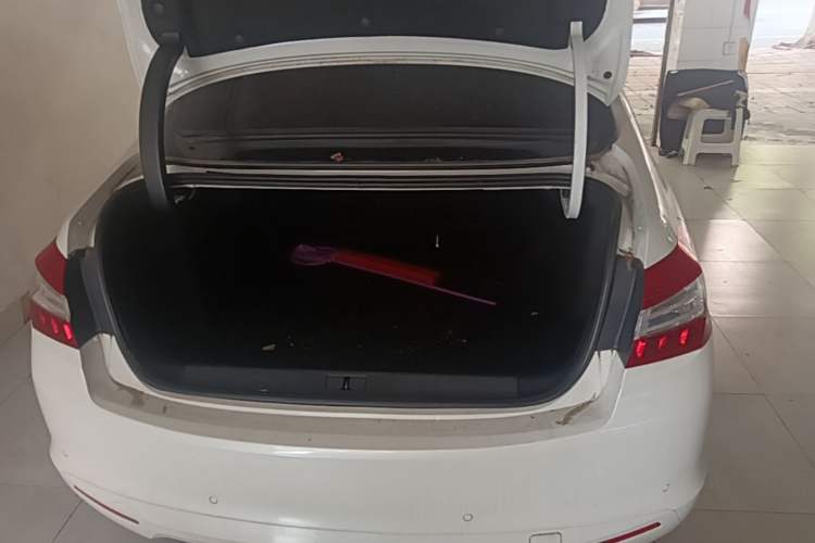 Used Peugeot 408 2014 1.8L Automatic Luxury Edition Trunk
