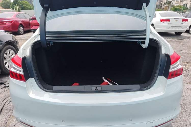 Used Peugeot 408 2014 1.8L Automatic Luxury Edition Trunk
