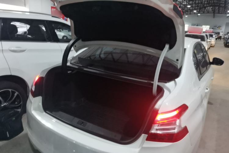 Used Peugeot 408 2014 1.8L Automatic Luxury Edition Trunk