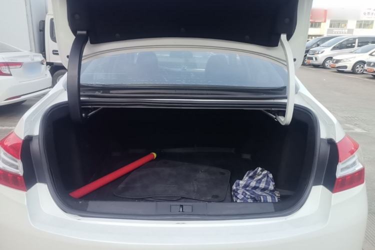 Used Peugeot 408 2014 1.8L Manual Leading Edition Trunk