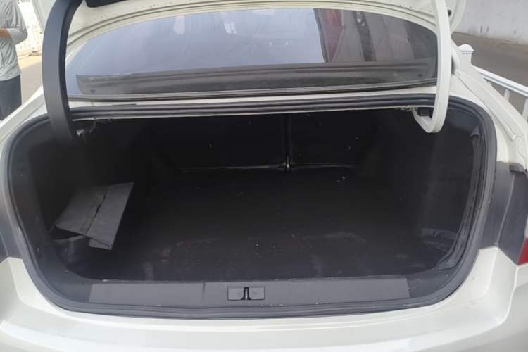 Used Peugeot 408 2014 1.8L Automatic Luxury Edition Trunk