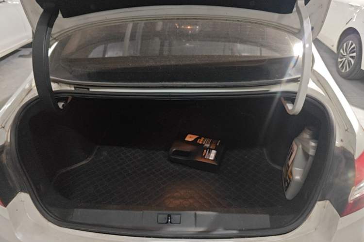 Used Peugeot 408 2014 1.8L Automatic Luxury Edition Trunk