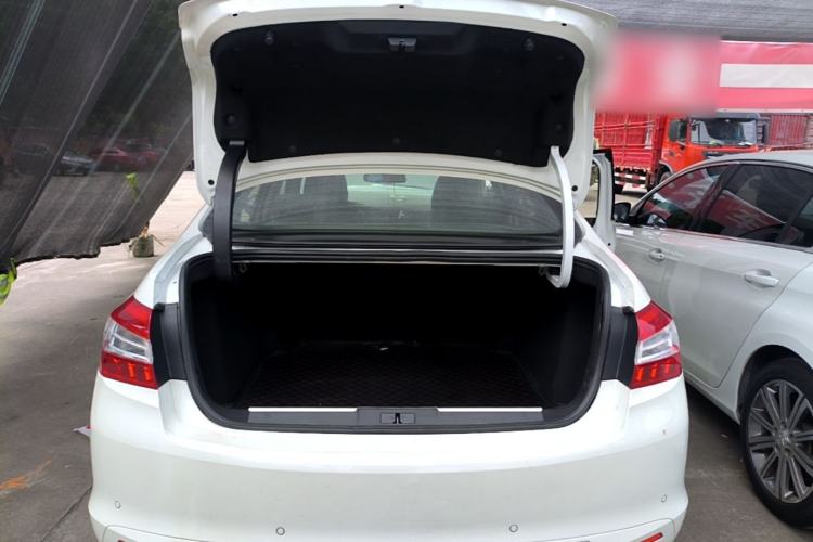 Used Peugeot 408 2014 1.8L Automatic Luxury Edition Trunk