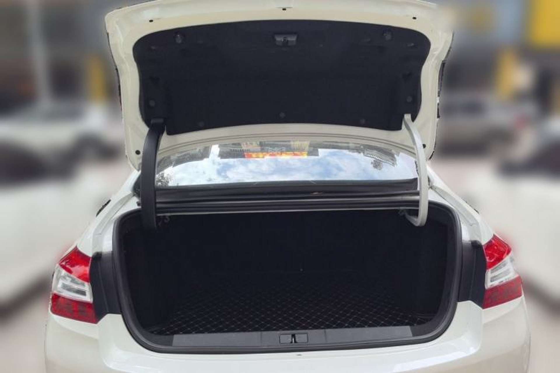 Used Peugeot 408 2014 1.8L Automatic Luxury Edition Trunk