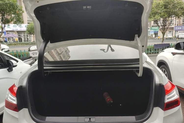 Used Peugeot 408 2014 1.8L Automatic Luxury Edition Trunk