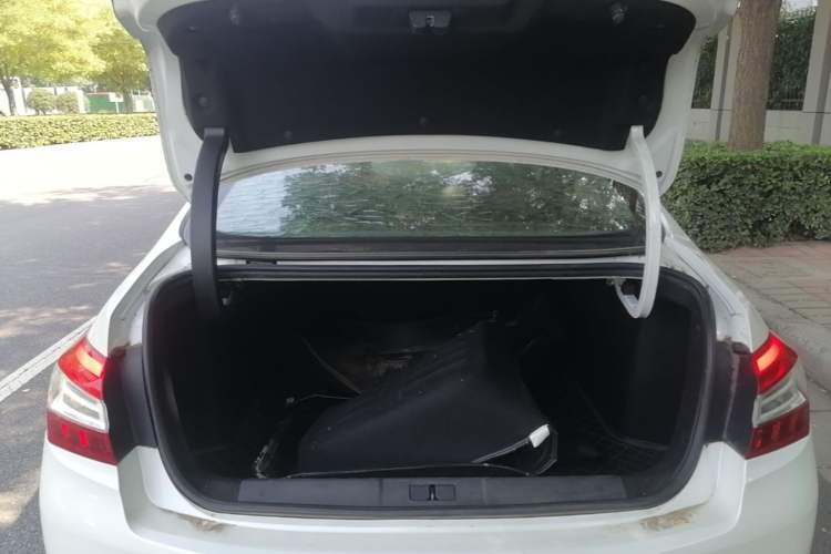 Used Peugeot 408 2014 1.8L Automatic Luxury Edition Trunk