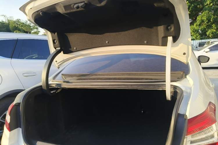 Used Peugeot 408 2014 1.8L Automatic Luxury Edition Trunk