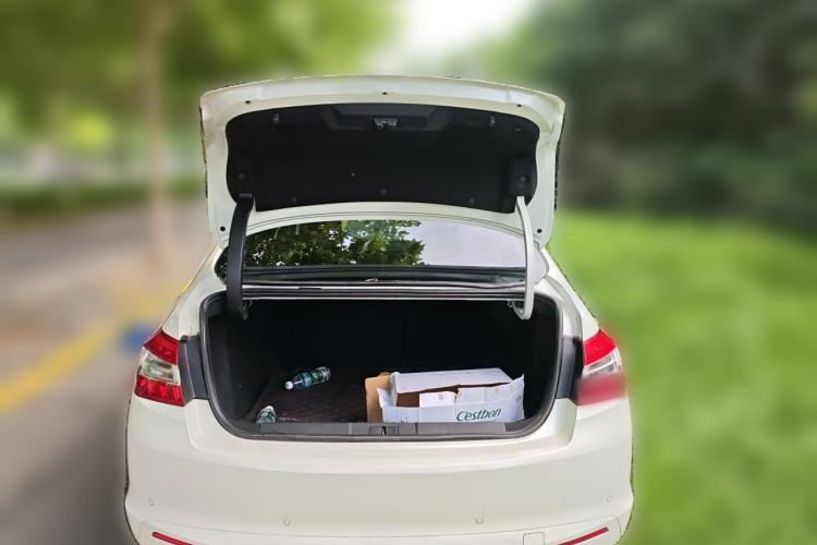 Used Peugeot 408 2014 1.8L Automatic Luxury Edition Trunk