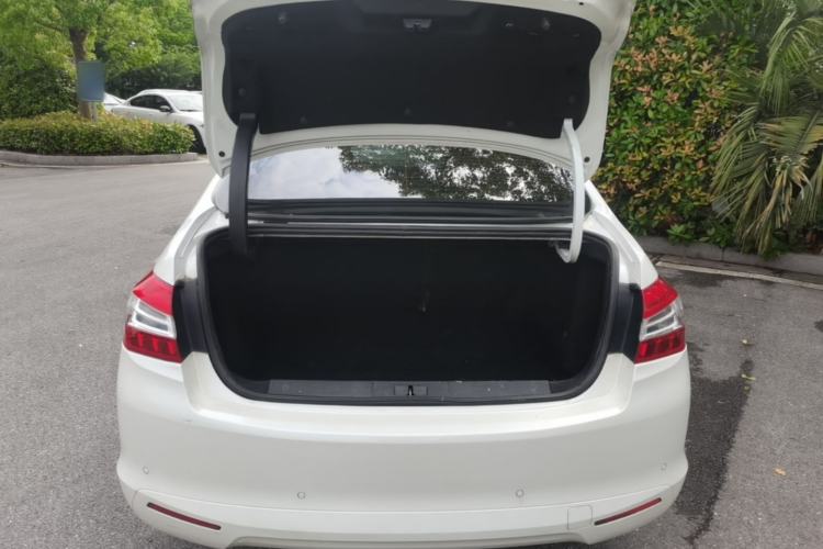 Used Peugeot 408 2014 1.8L Automatic Luxury Edition Trunk