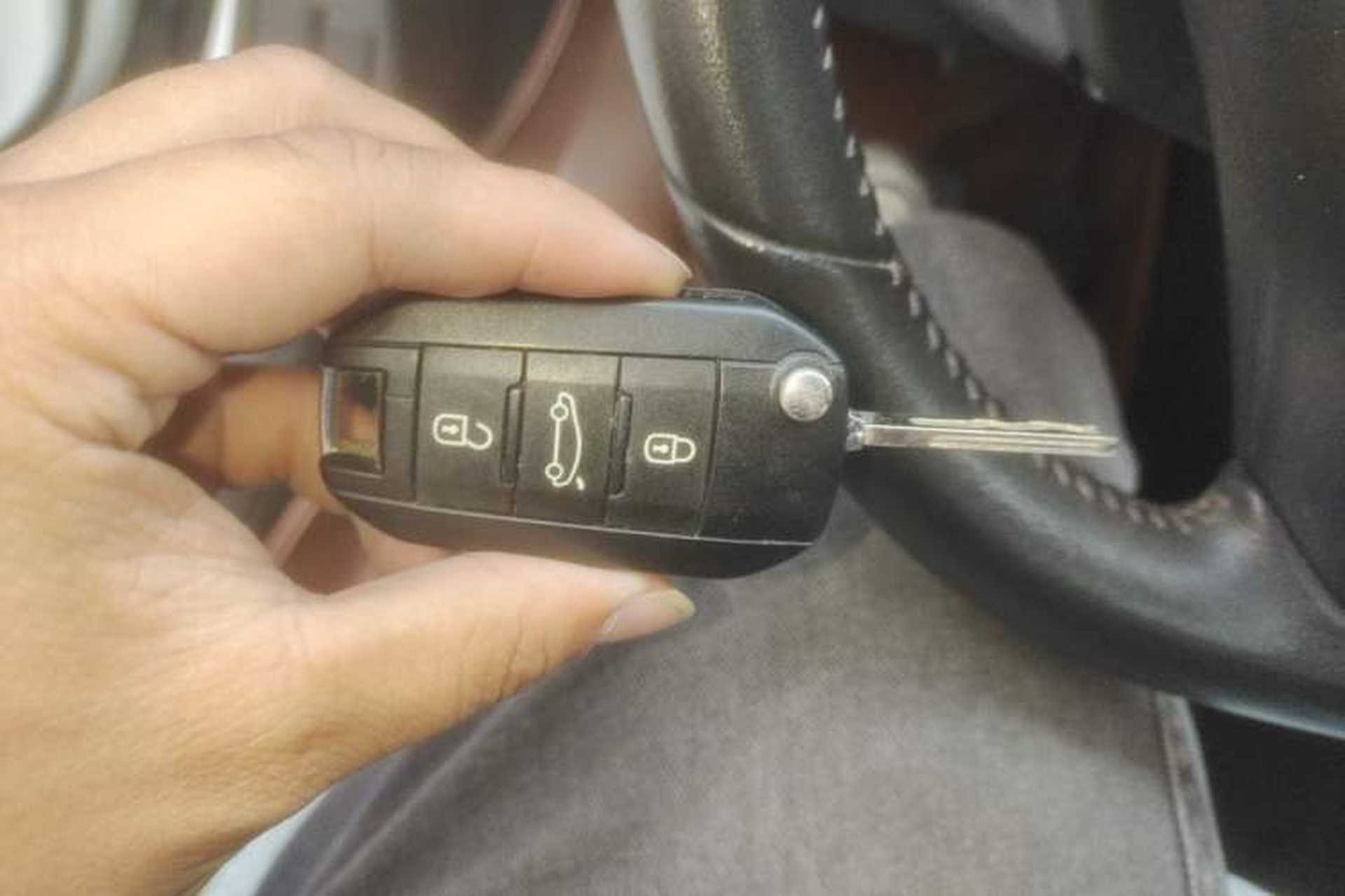 Used Peugeot 408 2014 1.8L Automatic Leading Edition Vehicle Key