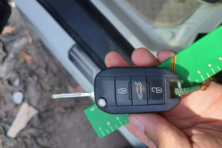 Used Peugeot 408 2014 1.8L Automatic Luxury Edition Vehicle Key