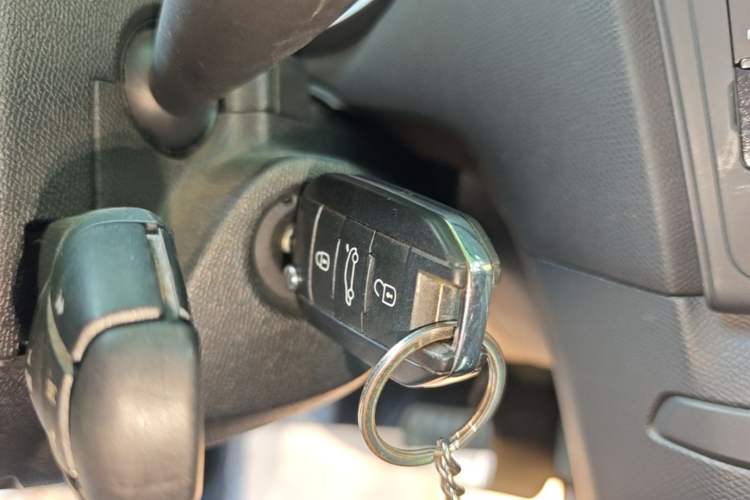 Used Peugeot 408 2014 1.8L Automatic Leading Edition Vehicle Key