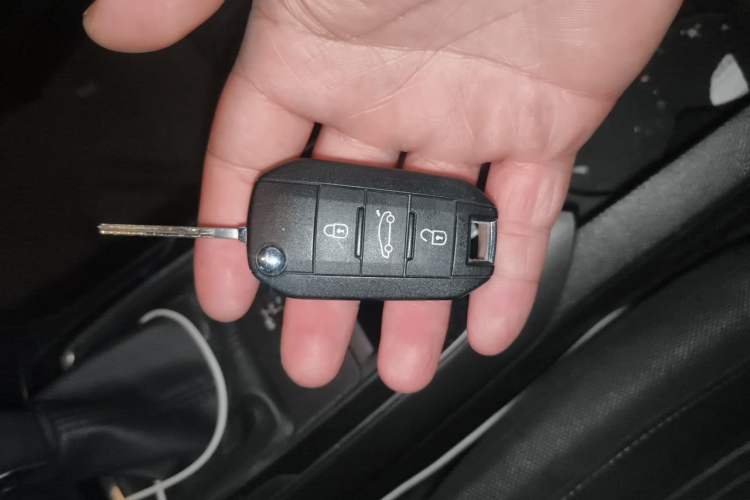 Used Peugeot 408 2014 1.8L Automatic Luxury Edition Vehicle Key