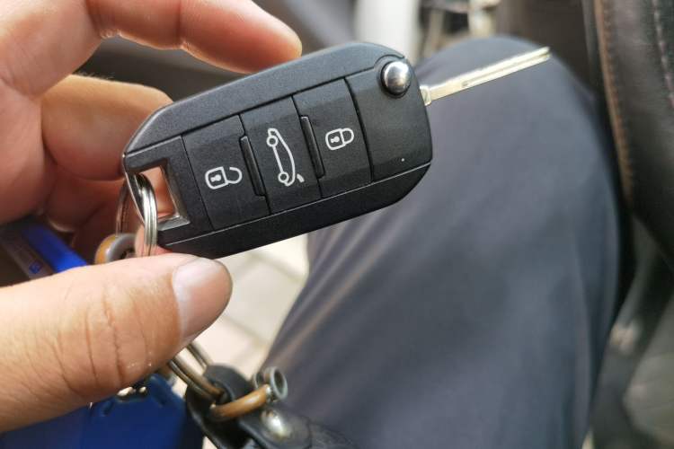 Used Peugeot 408 2014 1.8L Automatic Luxury Edition Vehicle Key