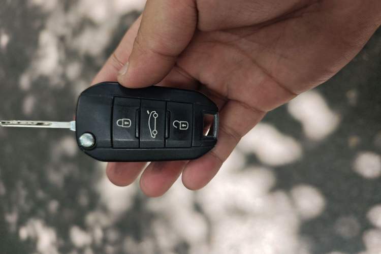 Used Peugeot 408 2014 1.8L Automatic Luxury Edition Vehicle Key