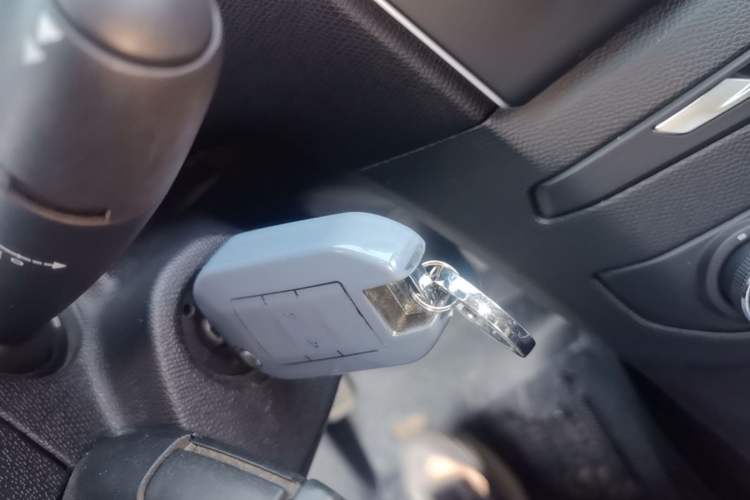 Used Peugeot 408 2014 1.8L Manual Leading Edition Vehicle Key