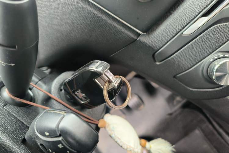Used Peugeot 408 2014 1.8L Manual Leading Edition Vehicle Key