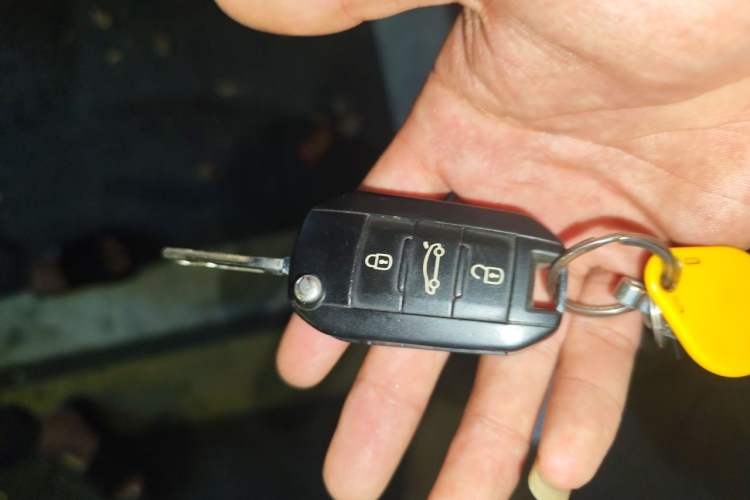 Used Peugeot 408 2014 1.8L Manual Leading Edition Vehicle Key