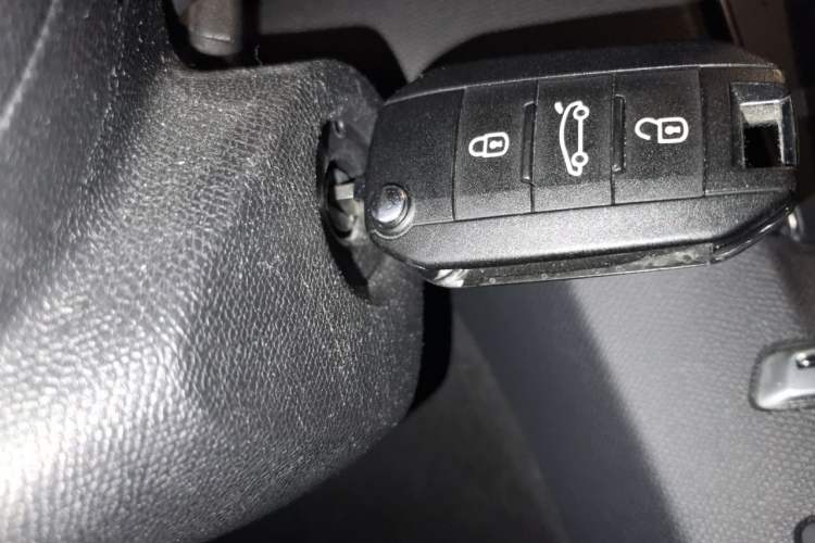 Used Peugeot 408 2014 1.8L Automatic Luxury Edition Vehicle Key
