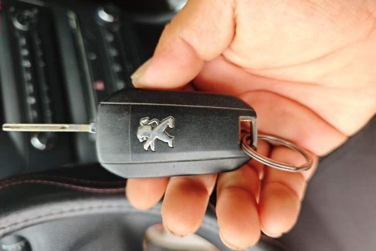 Used Peugeot 408 2014 1.8L Manual Leading Edition Vehicle Key