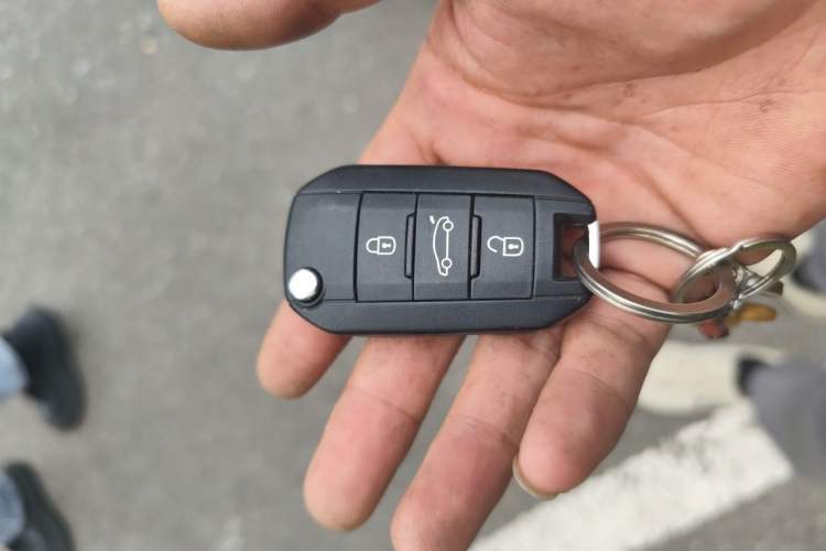 Used Peugeot 408 2014 1.8L Automatic Luxury Edition Vehicle Key